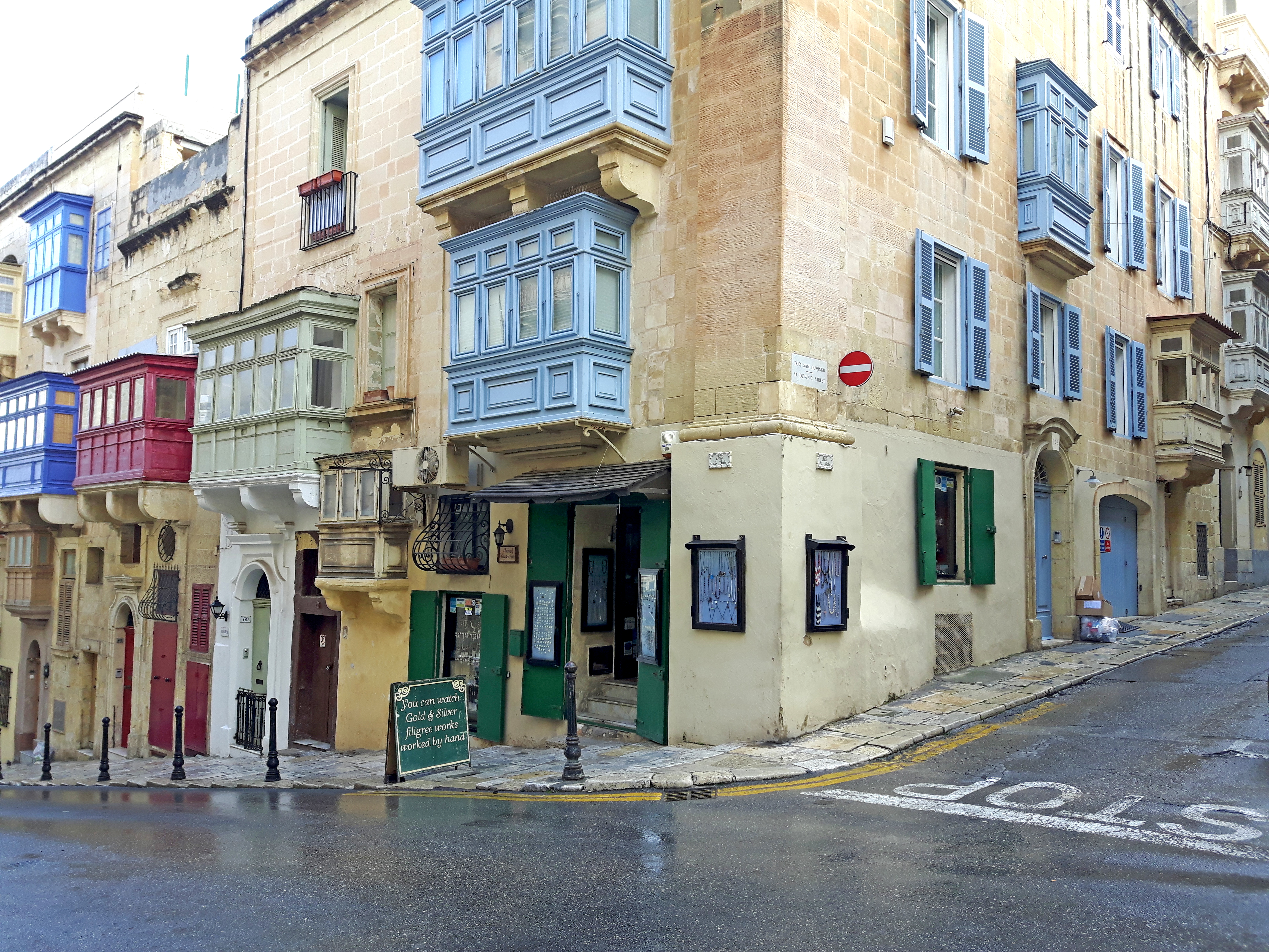 Colourful_Wooden_Balconies_Malta_Europe