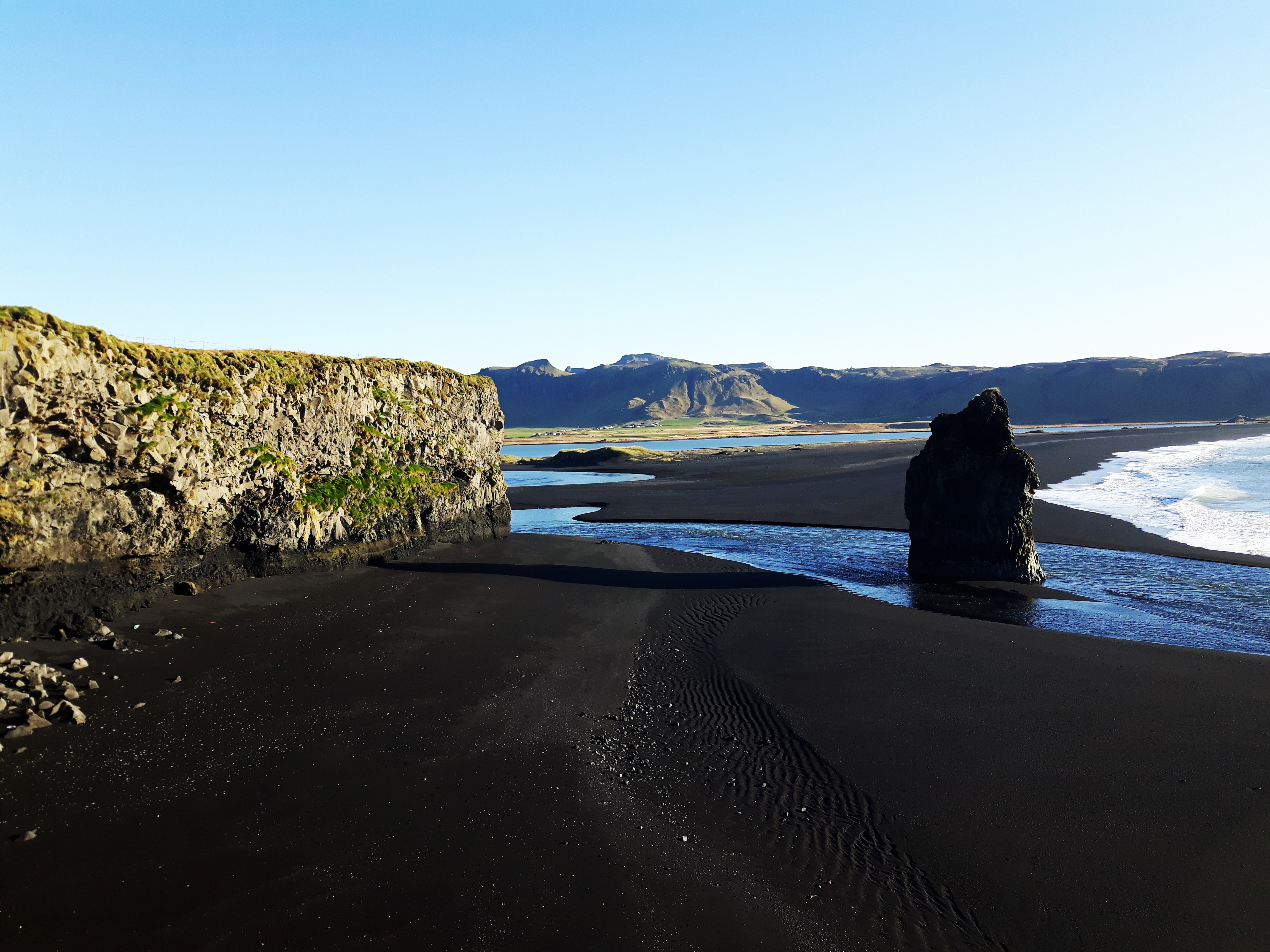 Black_Sand_Beach_Iceland