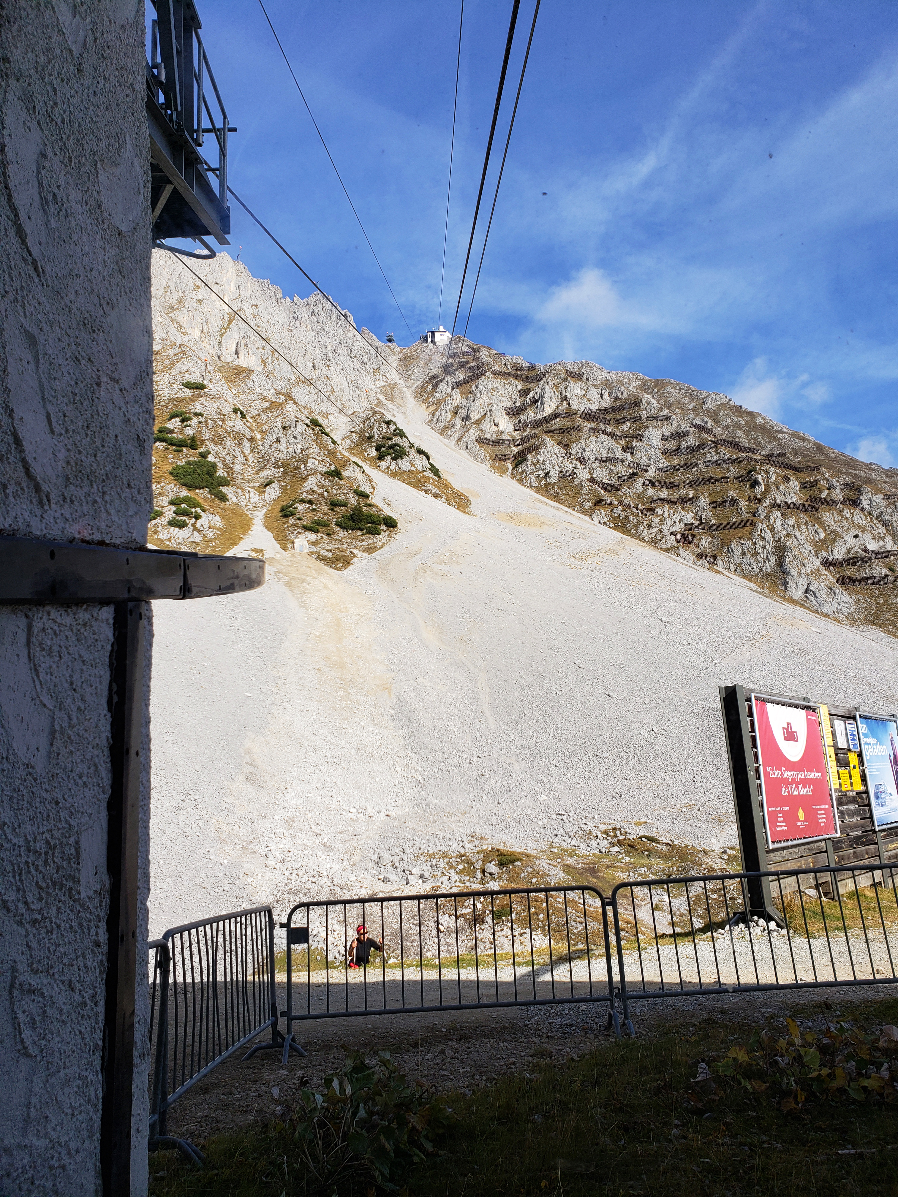 Riding_The_Innsbruck_Cable_Car - A_Guide_To_The_Nordkettenbahnen