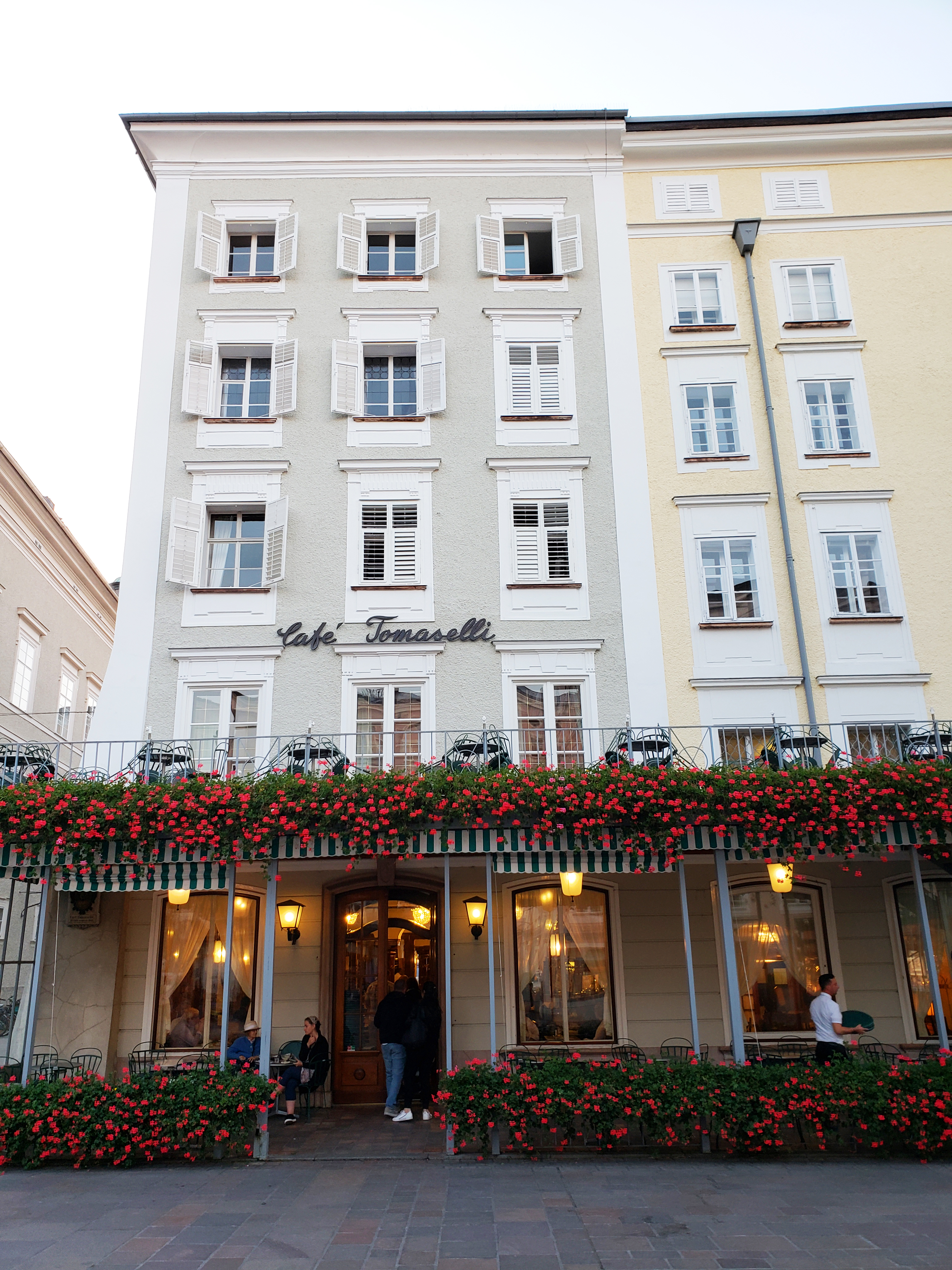 Visiting_A_Traditional_Austrian_Coffee_House