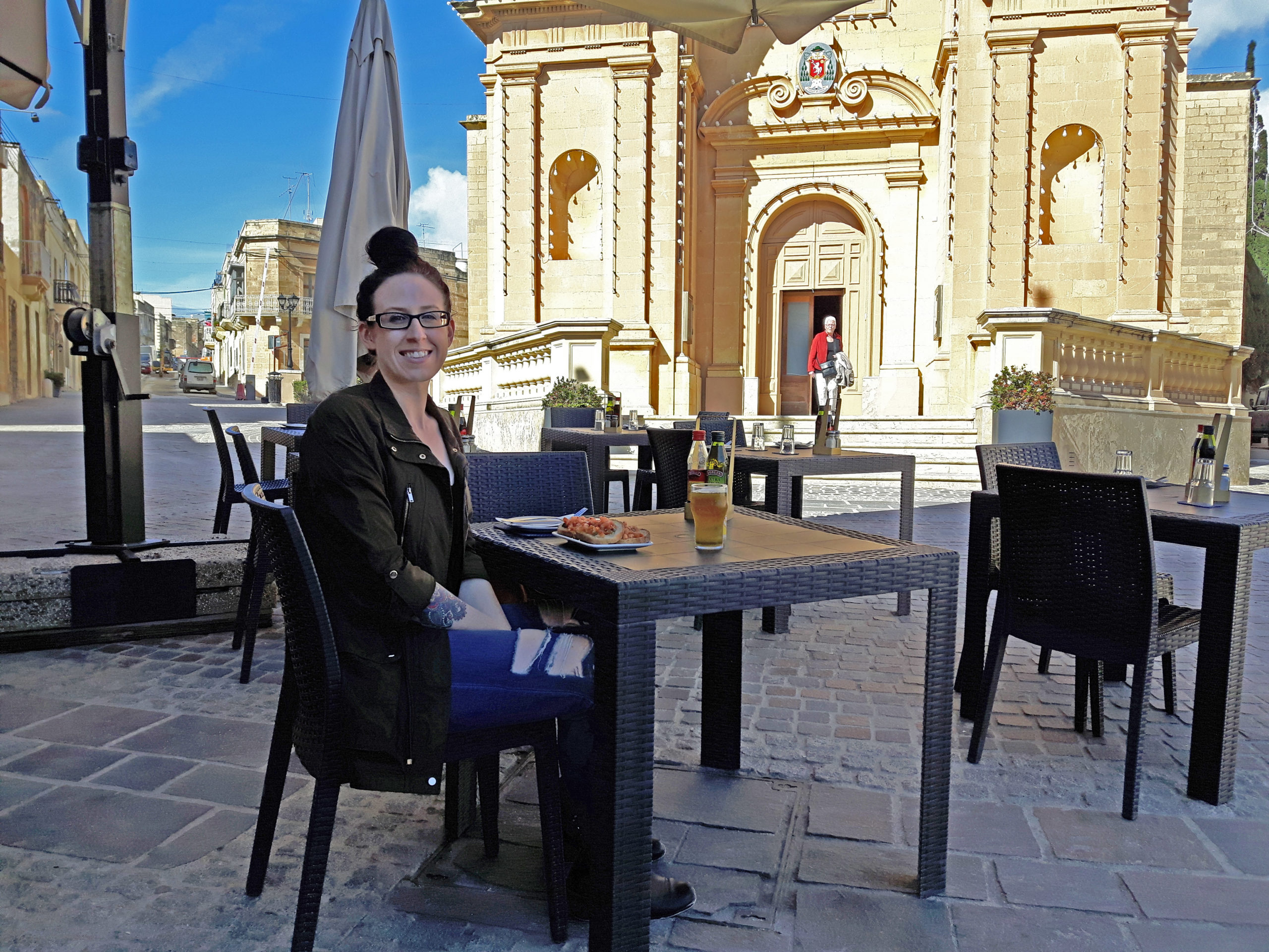 How To Meet People While Travelling Solo
