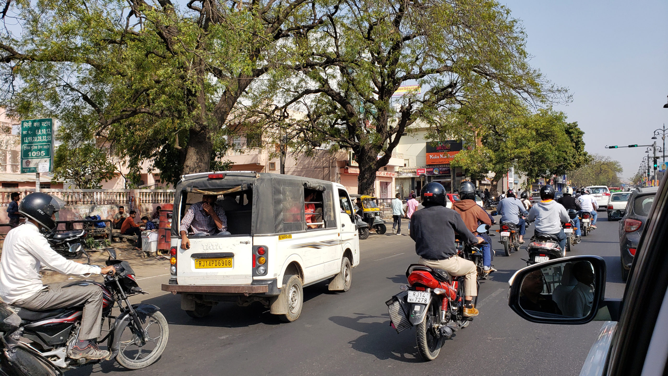 Cultural Do's & Don'ts While Visiting India