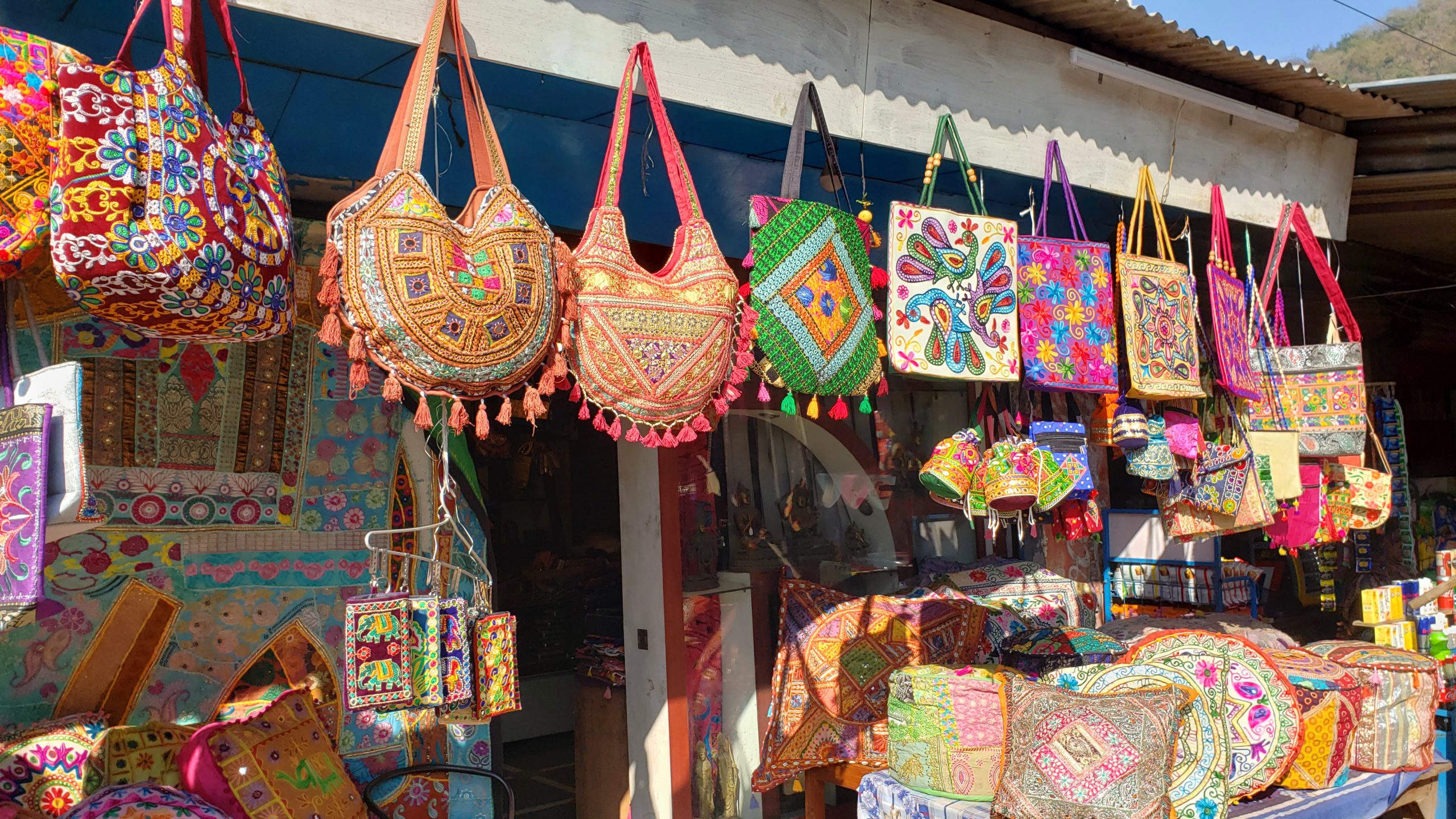 Cultural Do's & Don'ts While Visiting India